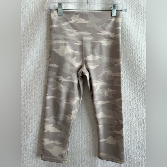 Athleta Pants - Athleta Elation Camo Women’s Taupe Gray Crop Leggings Size: XS